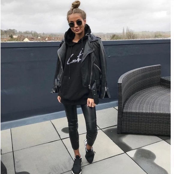 VEGAN LEATHER LEGGINGS - Picture 6 of 8